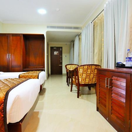 Hotel White City North Paravur Eksteriør billede