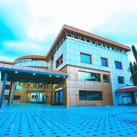 Hotel White City North Paravur Eksteriør billede