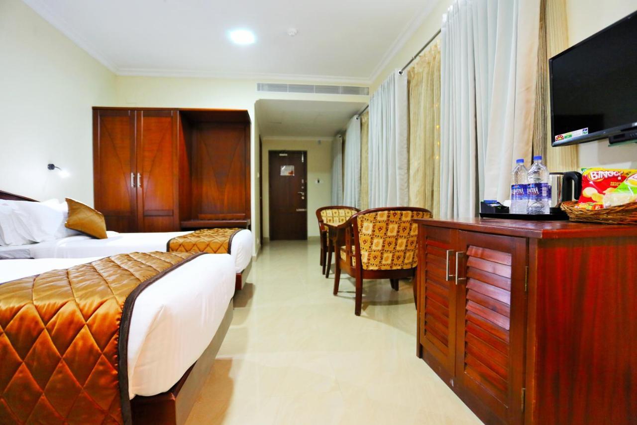 Hotel White City North Paravur Eksteriør billede