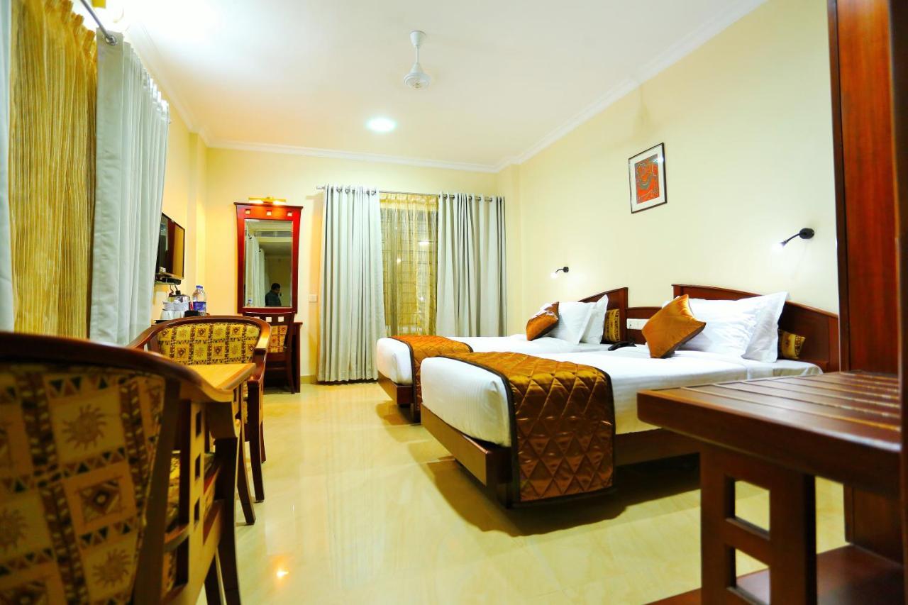 Hotel White City North Paravur Eksteriør billede