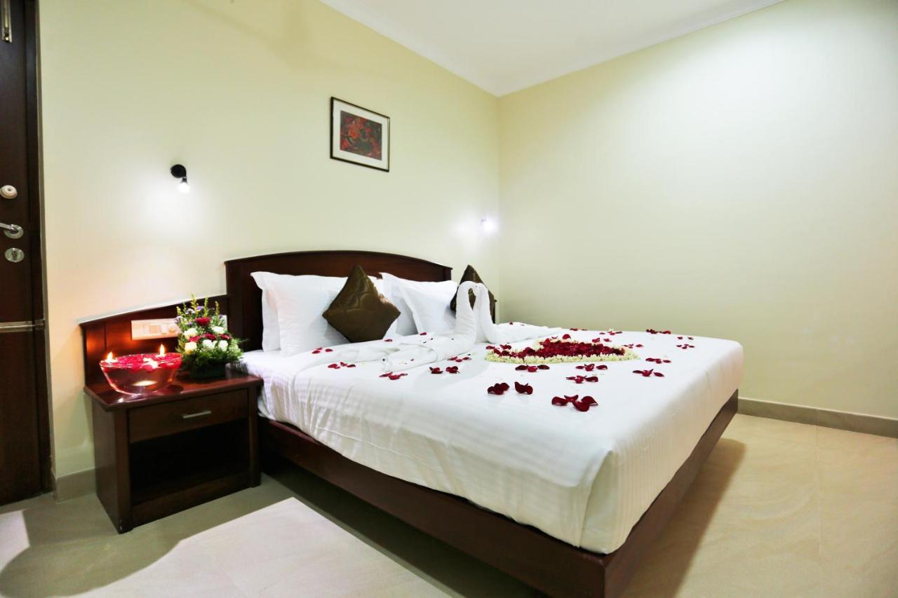 Hotel White City North Paravur Eksteriør billede