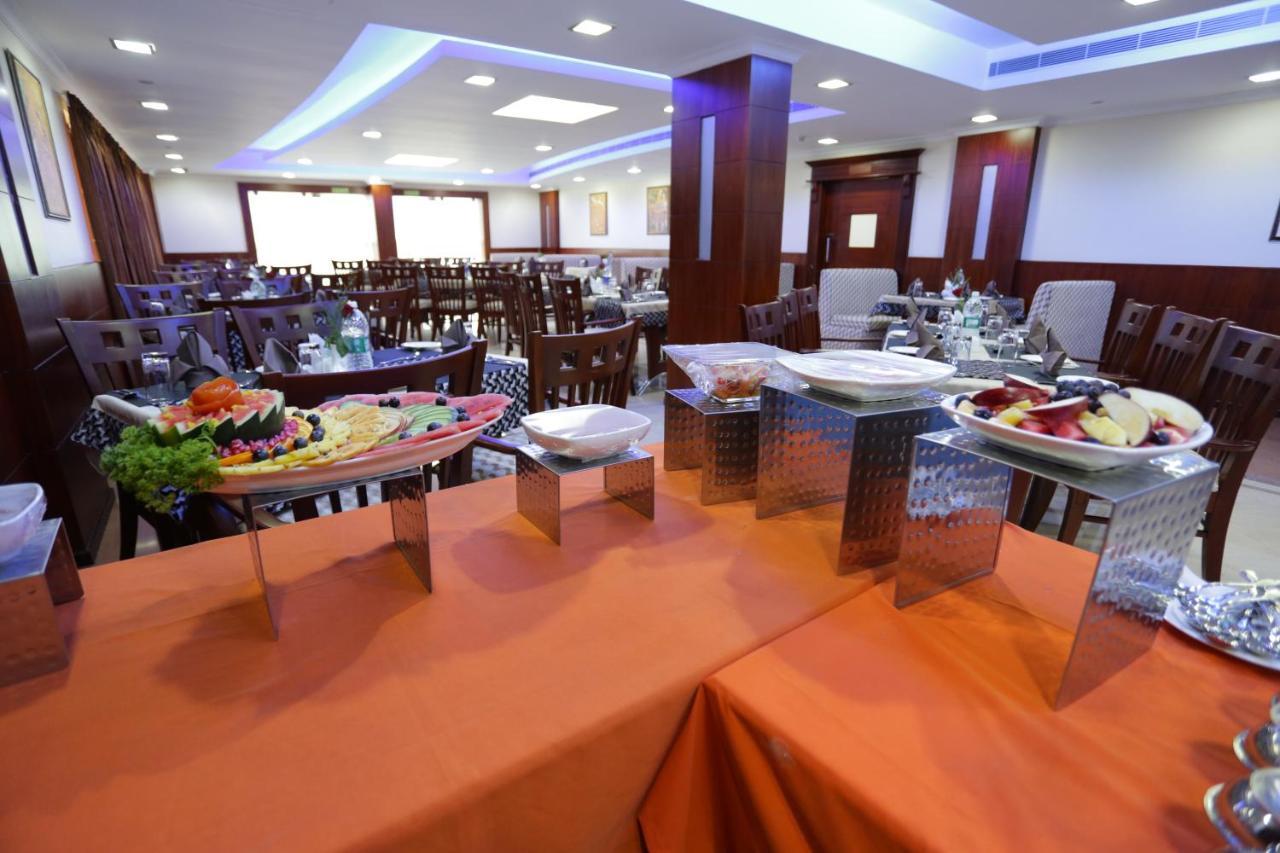 Hotel White City North Paravur Eksteriør billede