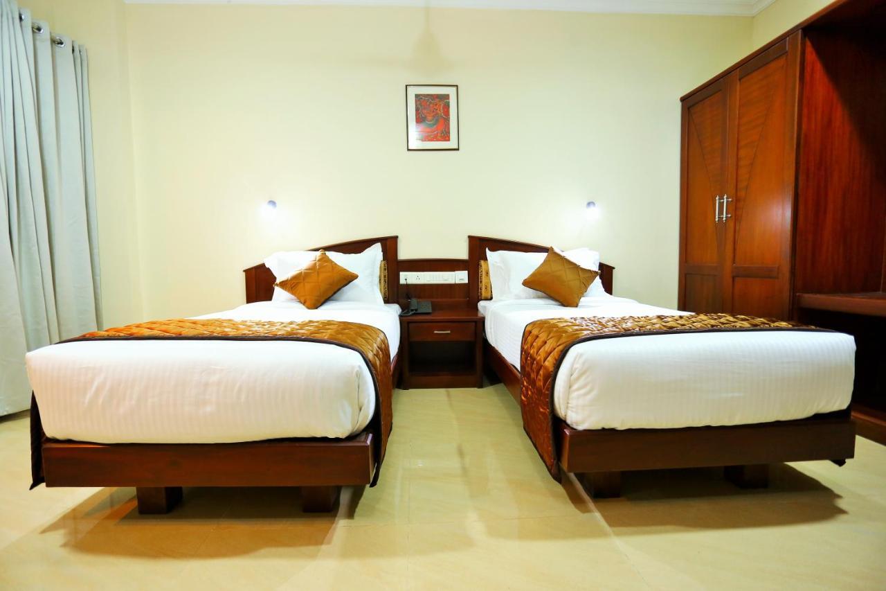 Hotel White City North Paravur Eksteriør billede