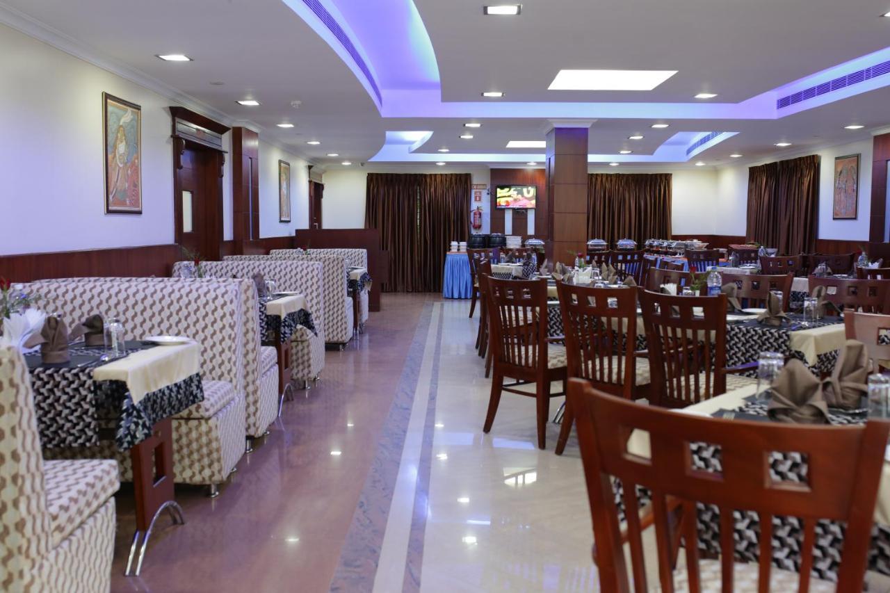 Hotel White City North Paravur Eksteriør billede